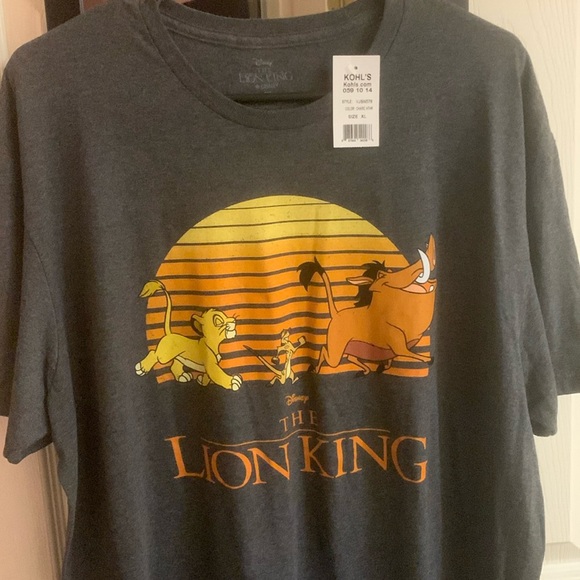 Lion King Tee Shirt - Picture 1 of 4
